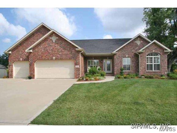 Photo of 300 W Country Lane Collinsville IL 62234