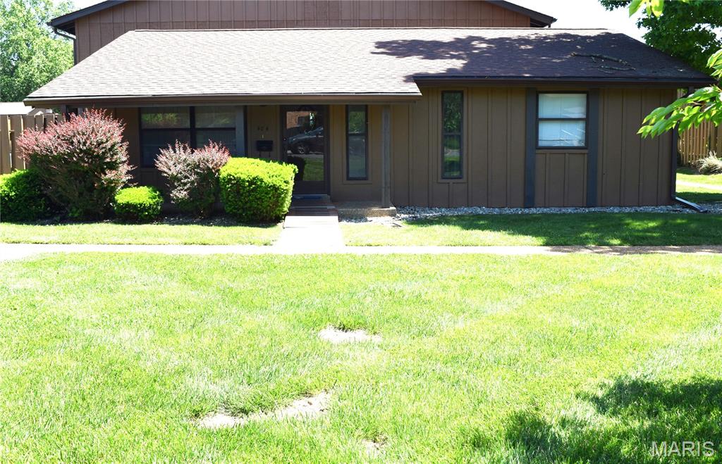 Photo of 404 Whitehall Court Belleville IL 62223