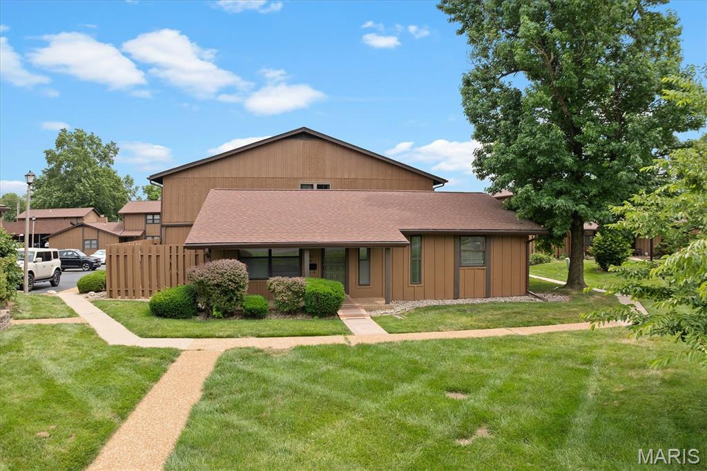 Photo of 404 Whitehall Court Belleville IL 62223