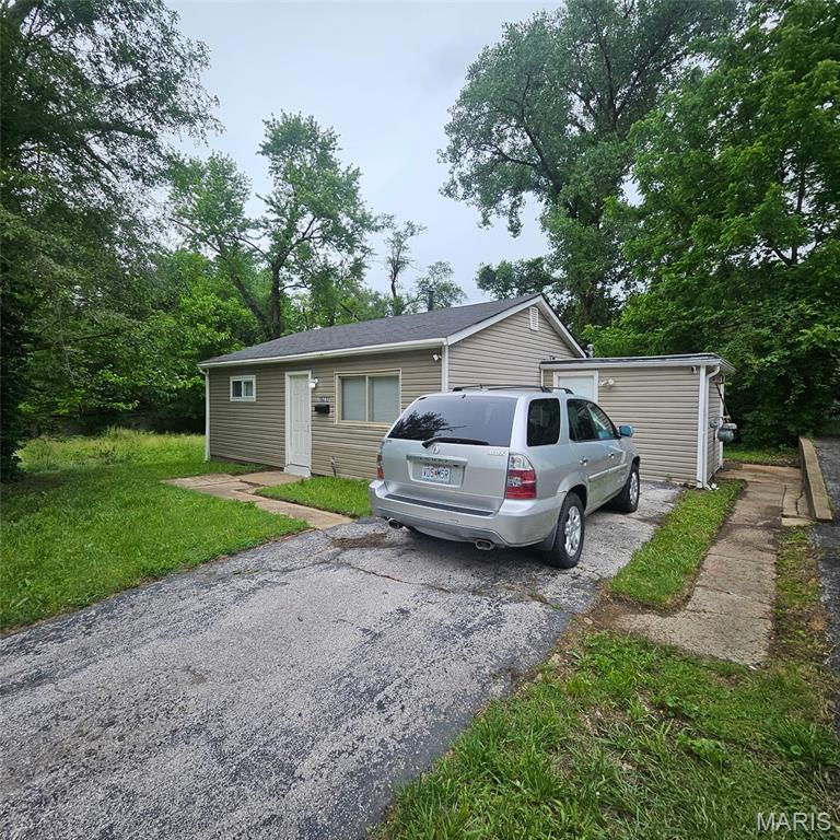 Photo of 10212 Duke Drive St Louis MO 63136
