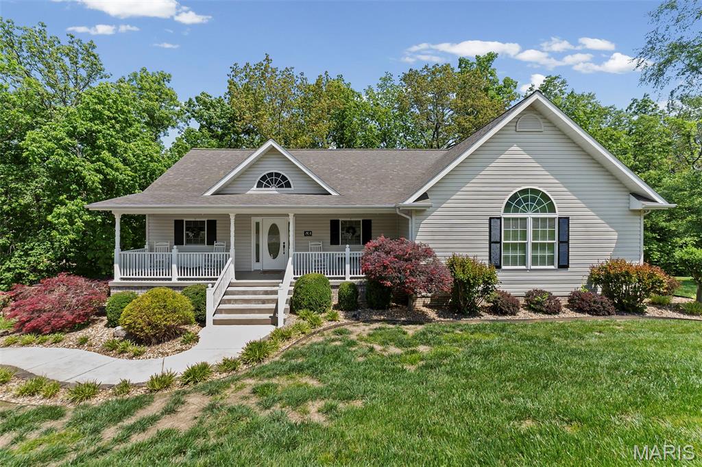 Photo of 201 Estate Drive Chester IL 62233