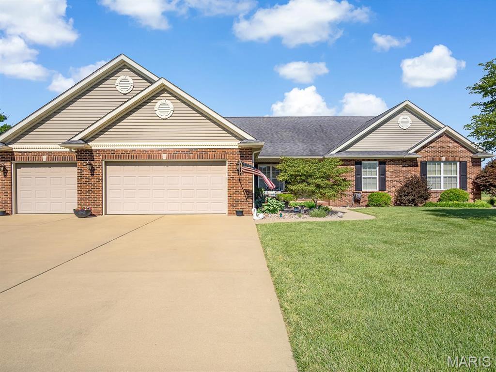 Photo of 4020 Autumn Oak Drive Smithton IL 62285