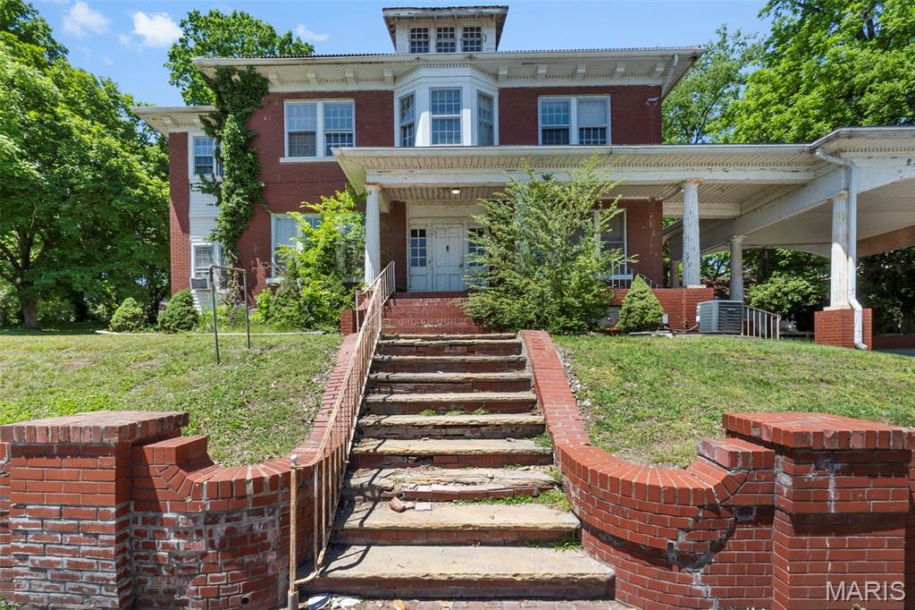Photo of 325 N Sprigg Street Cape Girardeau MO 63701