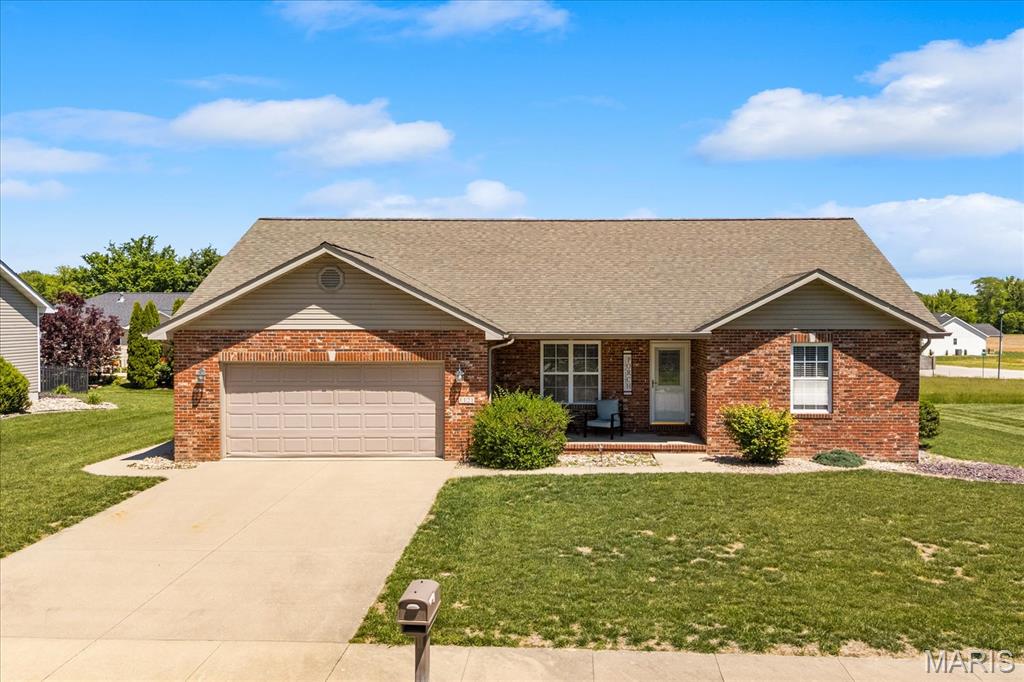 Photo of 1121 E 3rd Street Trenton IL 62293
