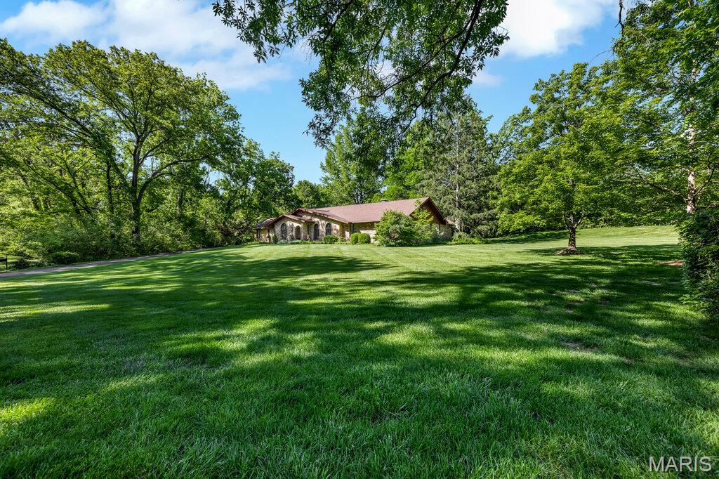 Photo of 1 Huntleigh Trails Lane St Louis MO 63131