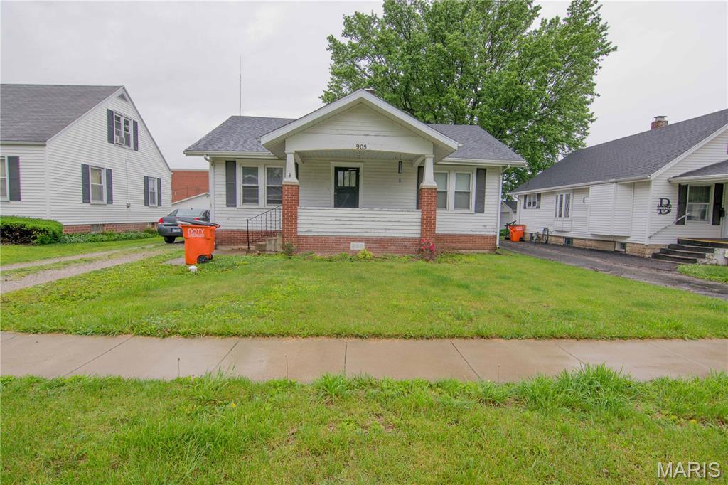 Photo of 905 N 6th Street Vandalia IL 62471