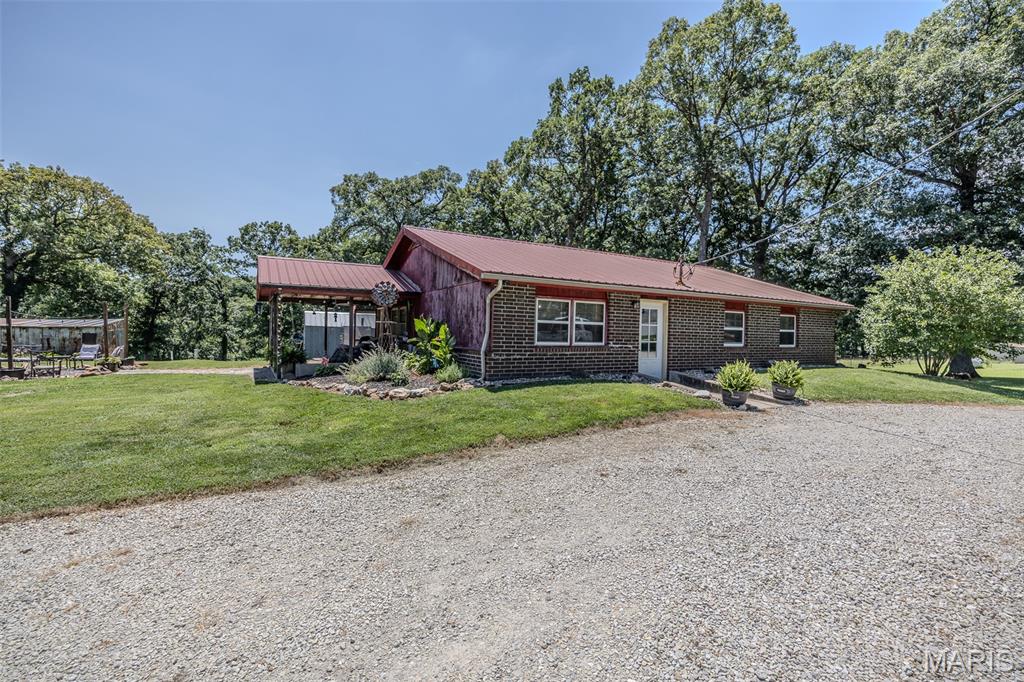 Photo of 2962 County Road 496 New Bloomfield MO 65063