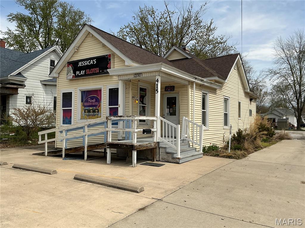 Photo of 415 N Broad Street Carlinville IL 62626