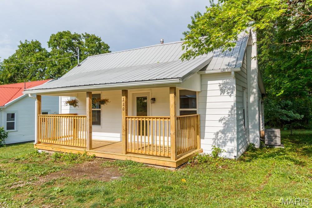 Photo of 220 Warren Street Richland MO 65556