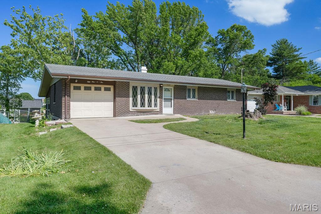 Photo of 5105 Staten Drive Godfrey IL 62035