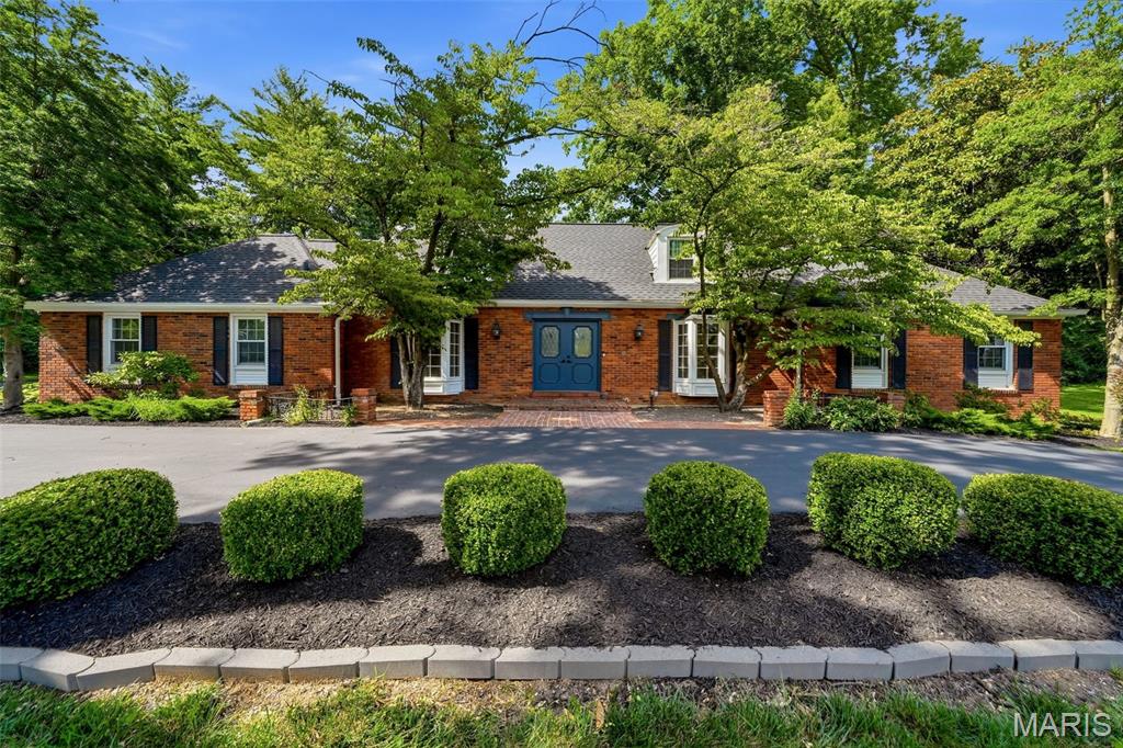 Photo of 5 Portland Drive Frontenac MO 63131