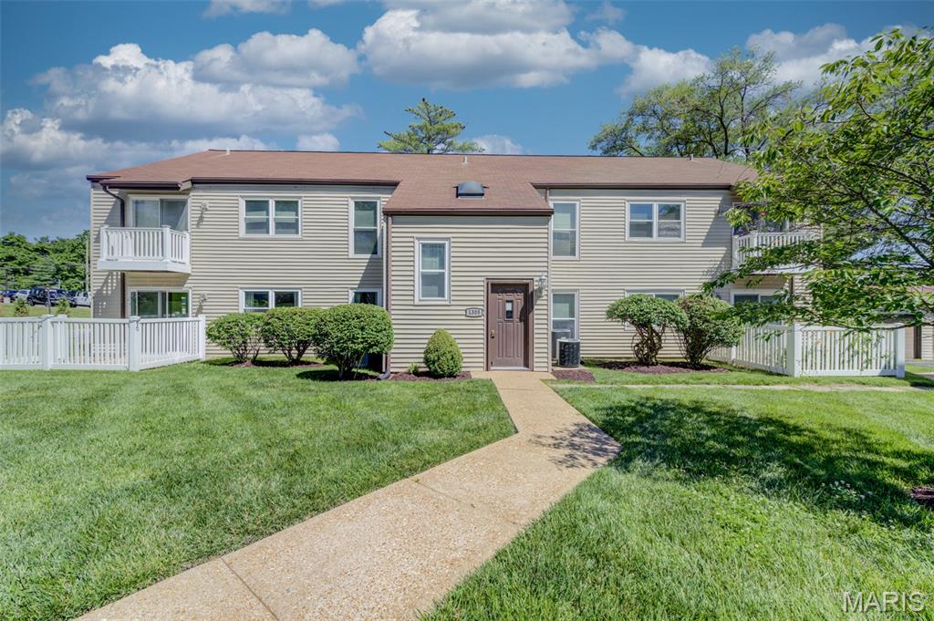 Photo of 1308 Glendale Gardens Drive #A Kirkwood MO 63122