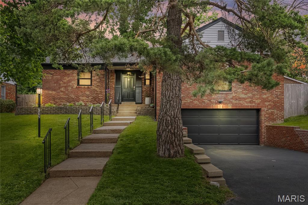 Photo of 712 Francis Place Clayton MO 63105