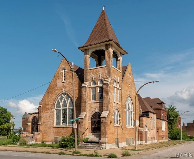 Photo of 1524 E Grand Boulevard St Louis MO 63107