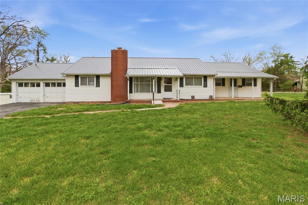 Photo of 916 Sommerfield Drive Houston MO 65483