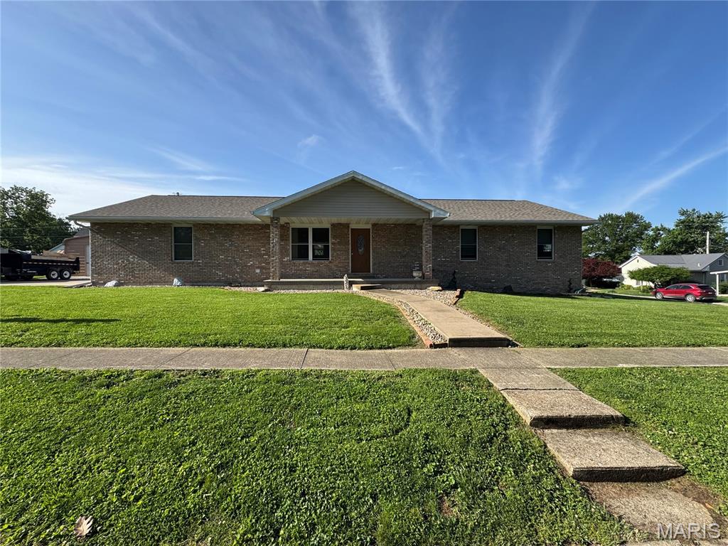 Photo of 321 W Hamilton Street Palmyra MO 63461