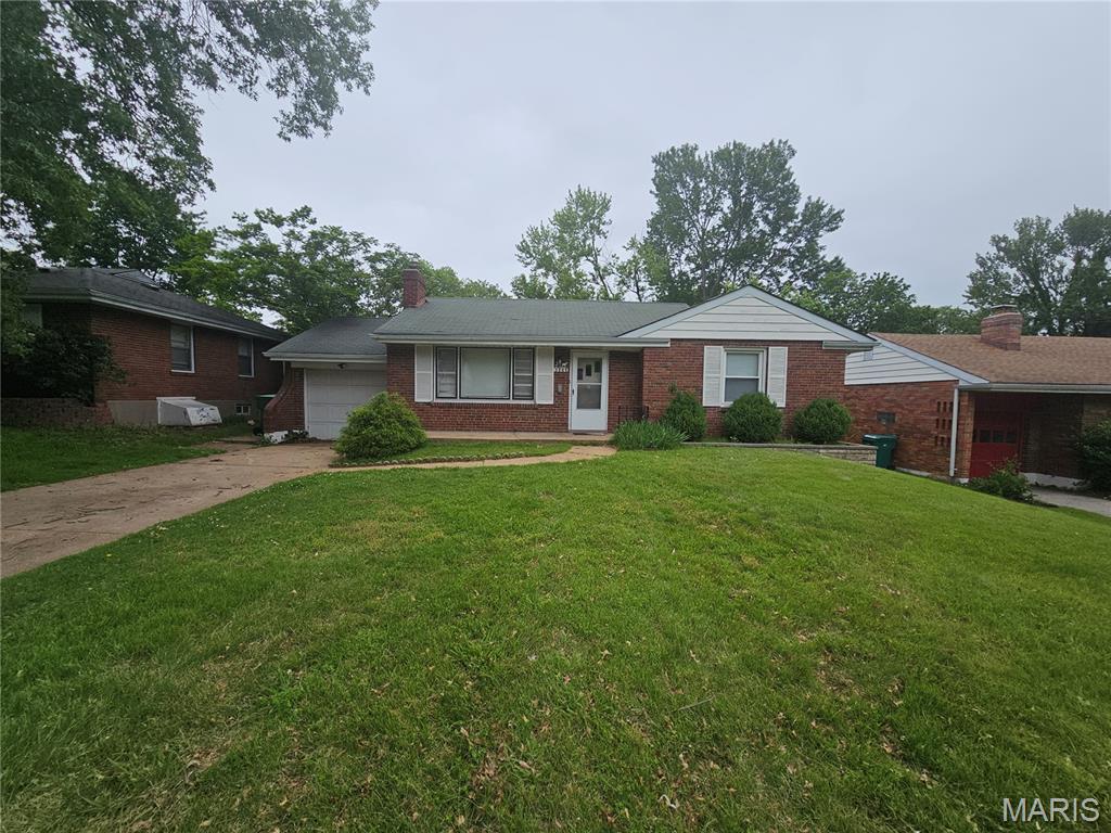 Photo of 1205 Duenke Drive Bellefontaine Nghbrs MO 63137