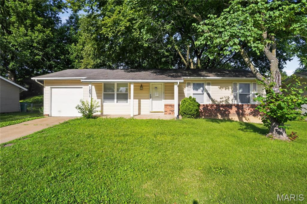 Photo of 12071 El Camara Drive Affton MO 63033