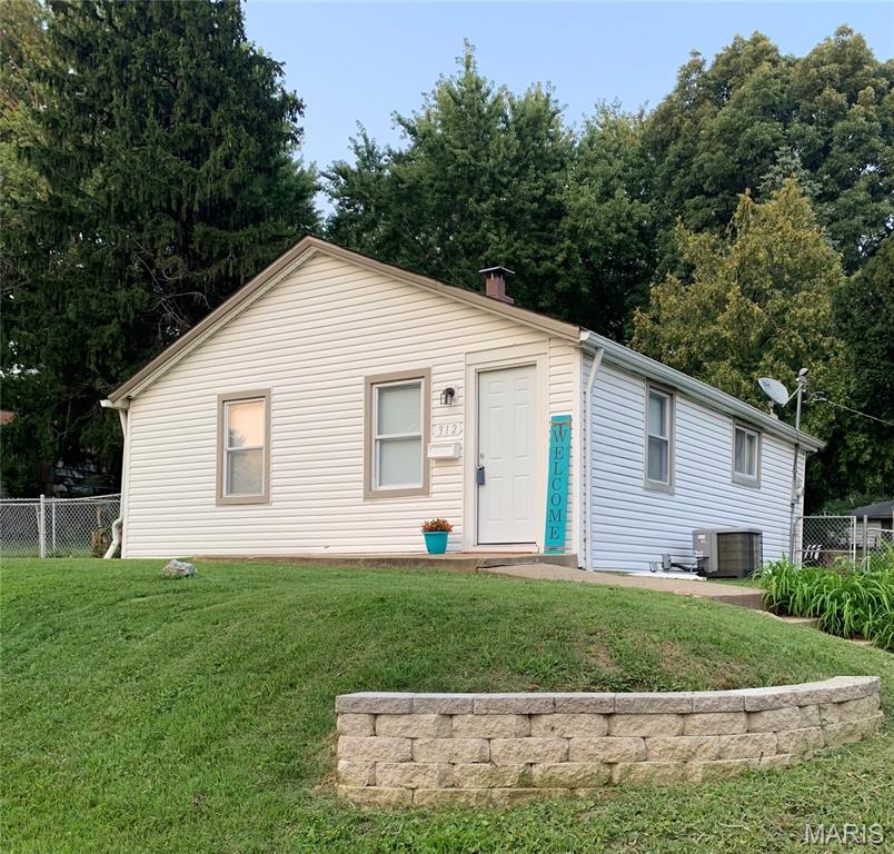 Photo of 312 Superior Drive Ferguson MO 63135