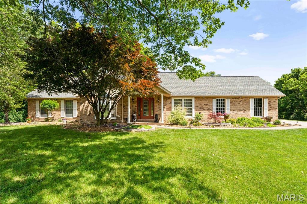 Photo of 2 Sugar Hill Court Edwardsville IL 62025