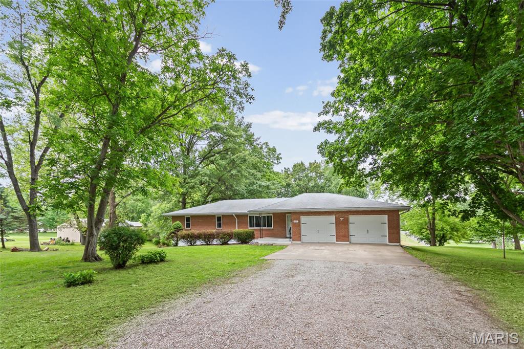 Photo of 411 E Roosevelt Drive Moro IL 62067