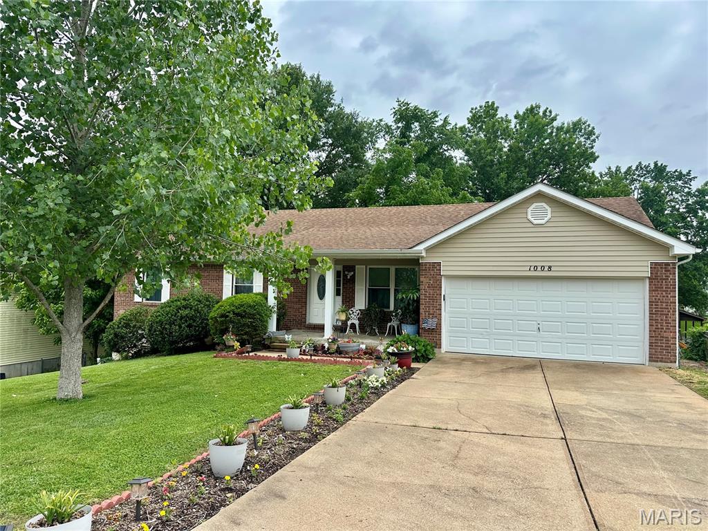 Photo of 1008 Cross Creek Drive Imperial MO 63052