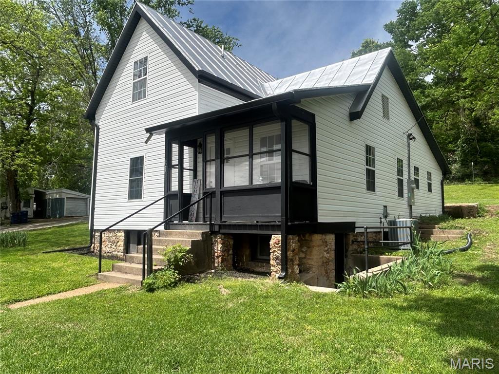 Photo of 621 W Osage Street Pacific MO 63069