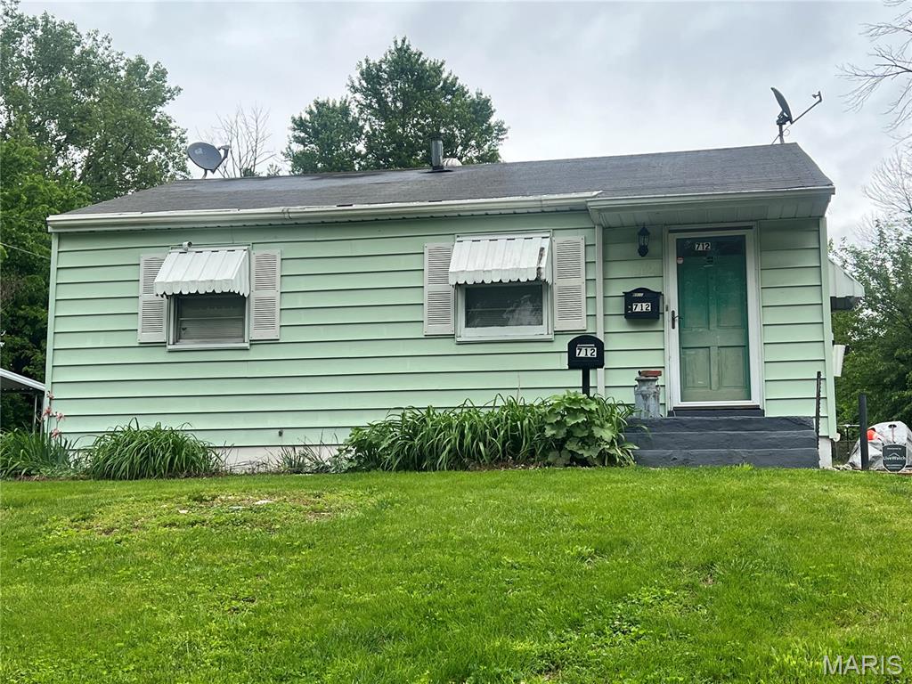 Photo of 712 Beardsley Court Ferguson MO 63135