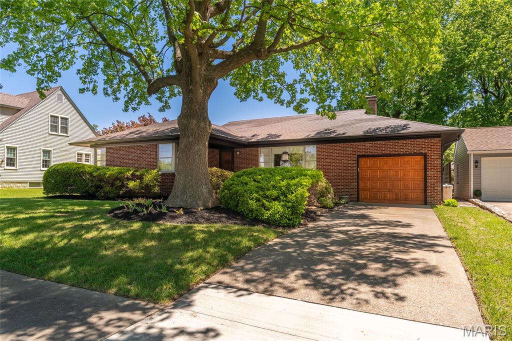 Photo of 208 S Laurel Street Duquoin IL 62832