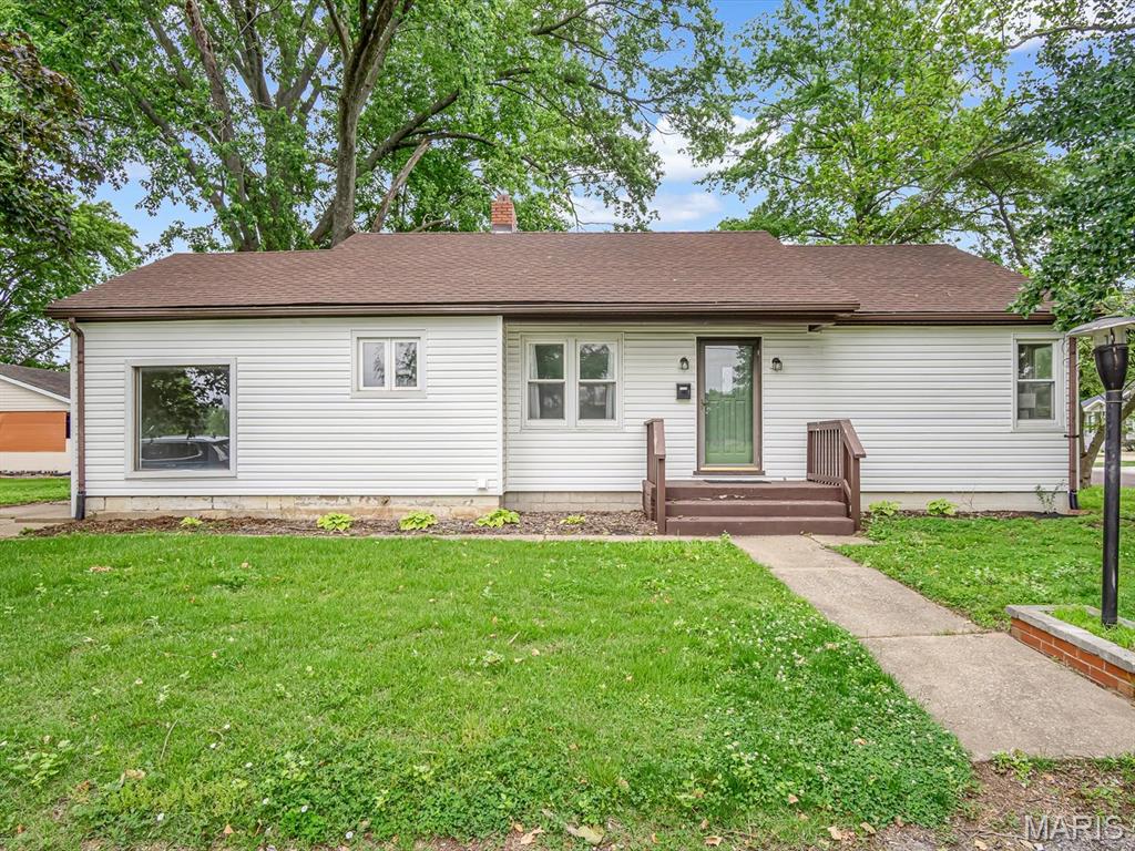 Photo of 1516 Ash Street Highland IL 62249
