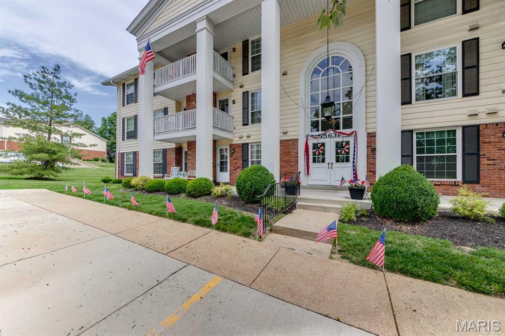 Photo of 15631 Hedgeford Court #1 St Louis MO 63017