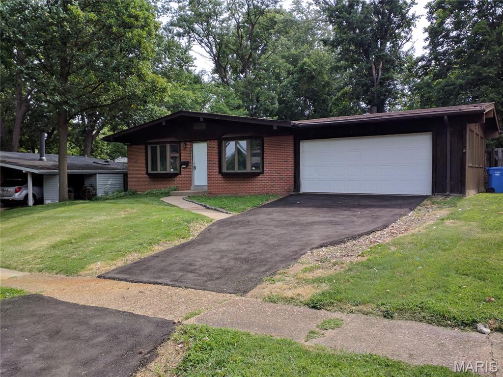 Photo of 600 Pimlico Drive Florissant MO 63033
