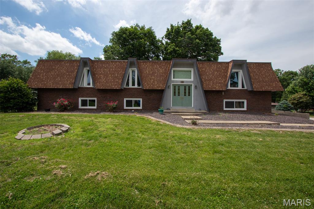 Photo of 83 Memorial Court Highland IL 62249