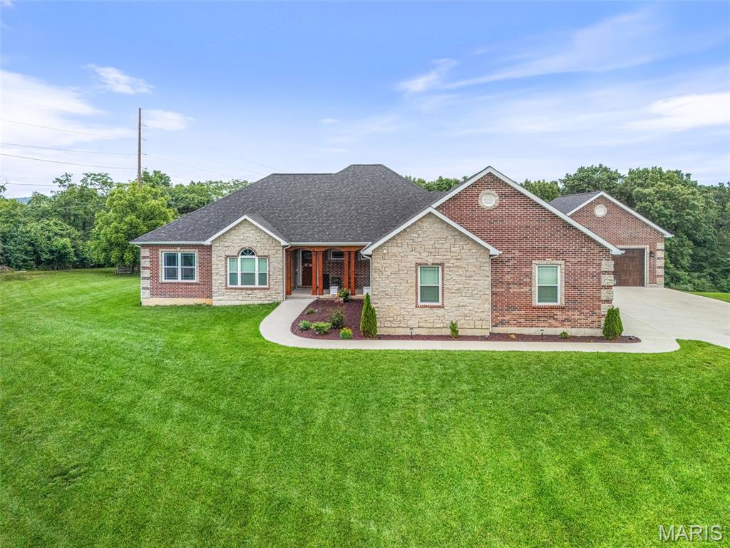 Photo of 3149 Stonebridge Place Festus MO 63028