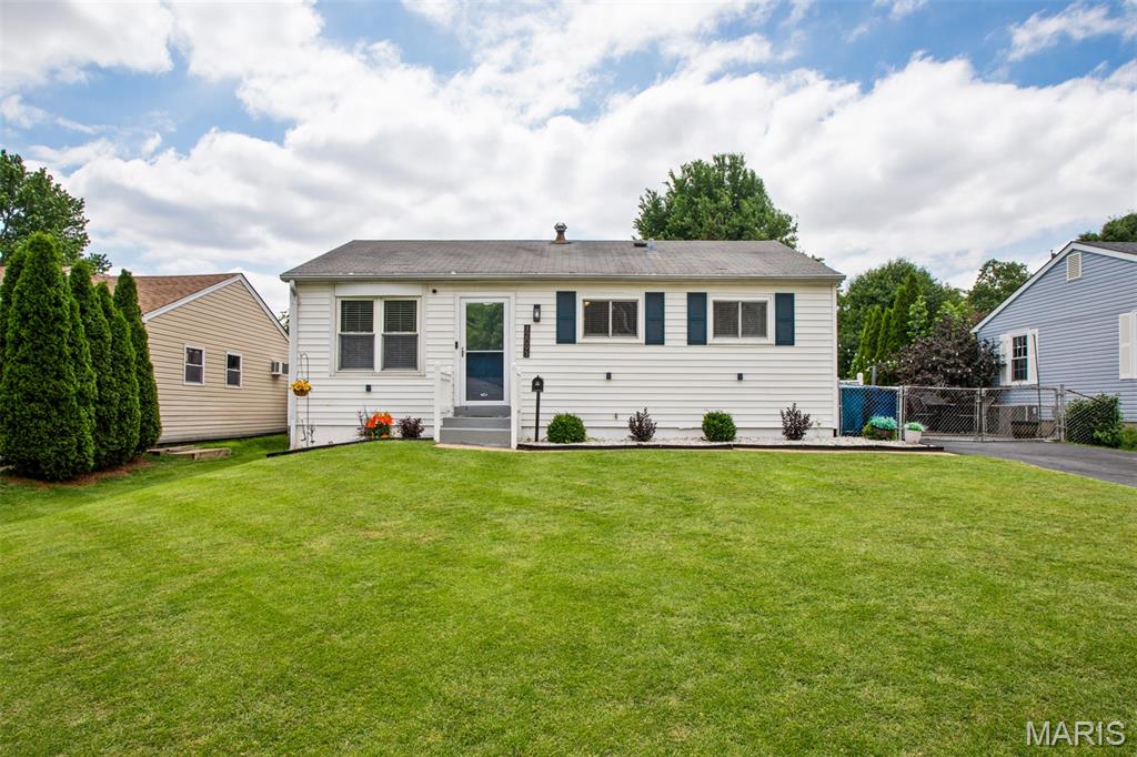 Photo of 12093 Sunnycrest Place Maryland Heights MO 63043