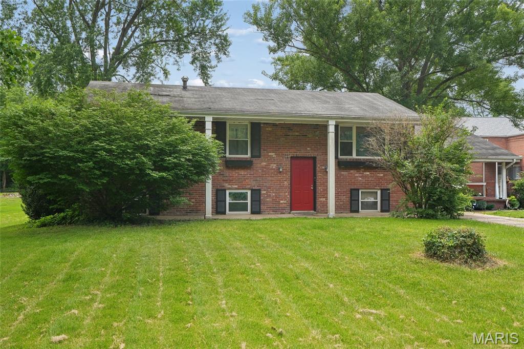 Photo of 205 Old Sugar Creek Road Fenton MO 63026