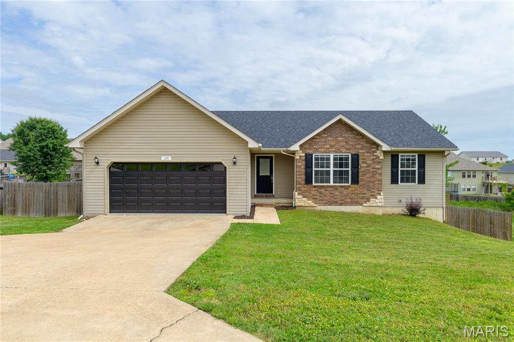 Photo of 135 Lyle Curtis Circle Waynesville MO 65583