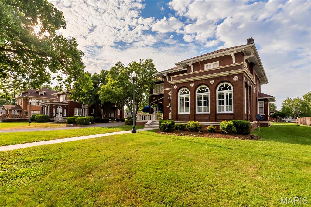 Photo of 202 W Poplar Harrisburg IL 62946