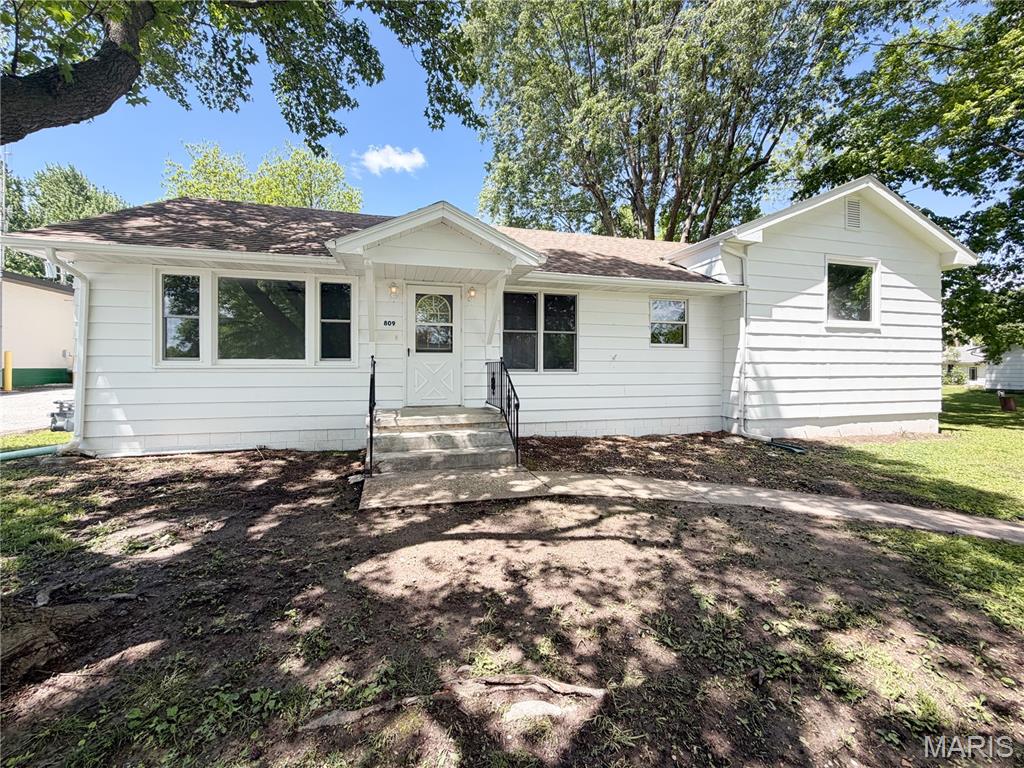 Photo of 809 S 3rd Street Clarksville MO 63336