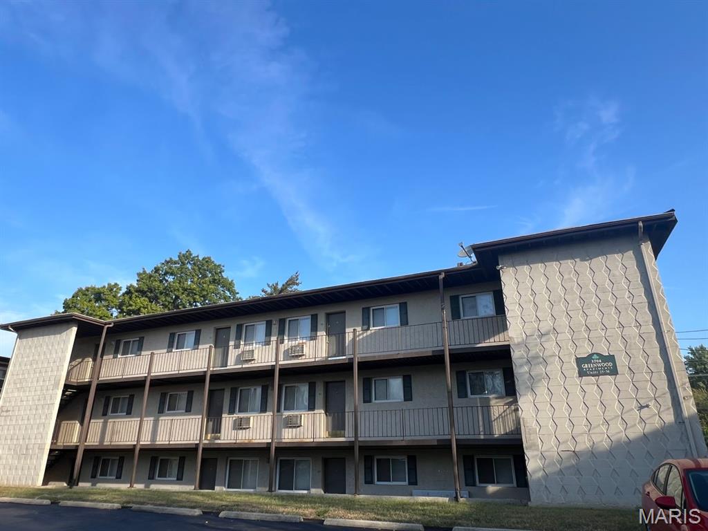 Photo of 3706 Greenwood Boulevard #20 Maplewood MO 63143
