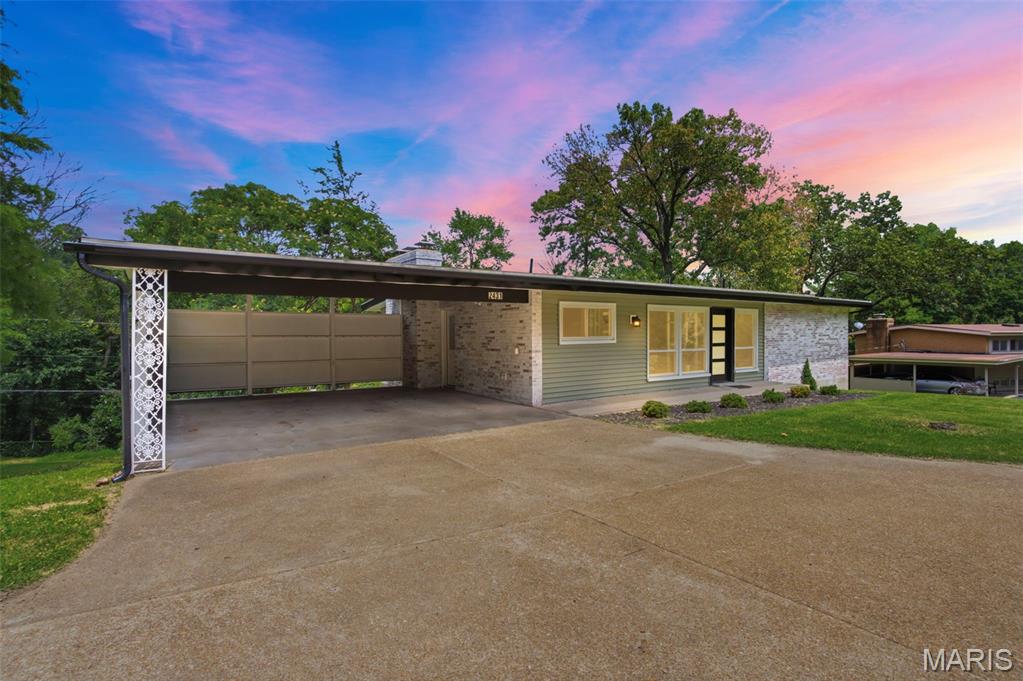 Photo of 2431 Trossock Lane Kirkwood MO 63122