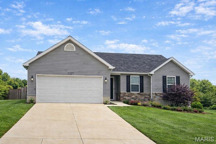 Photo of 1627 Saint Charles Drive Hillsboro MO 63050