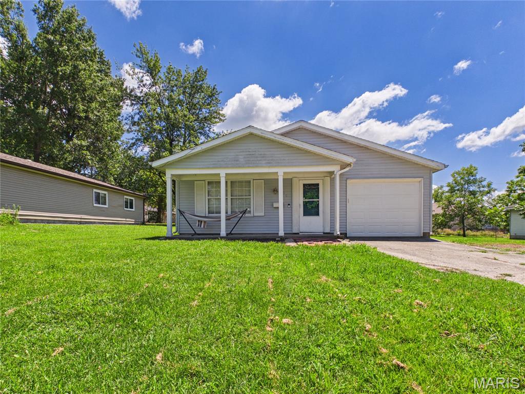 Photo of 305 Barr Street Carterville IL 62918