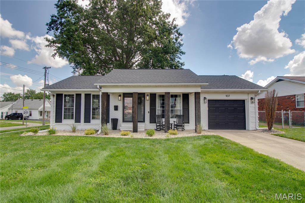 Photo of 107 Pleasant Street Jerseyville IL 62052