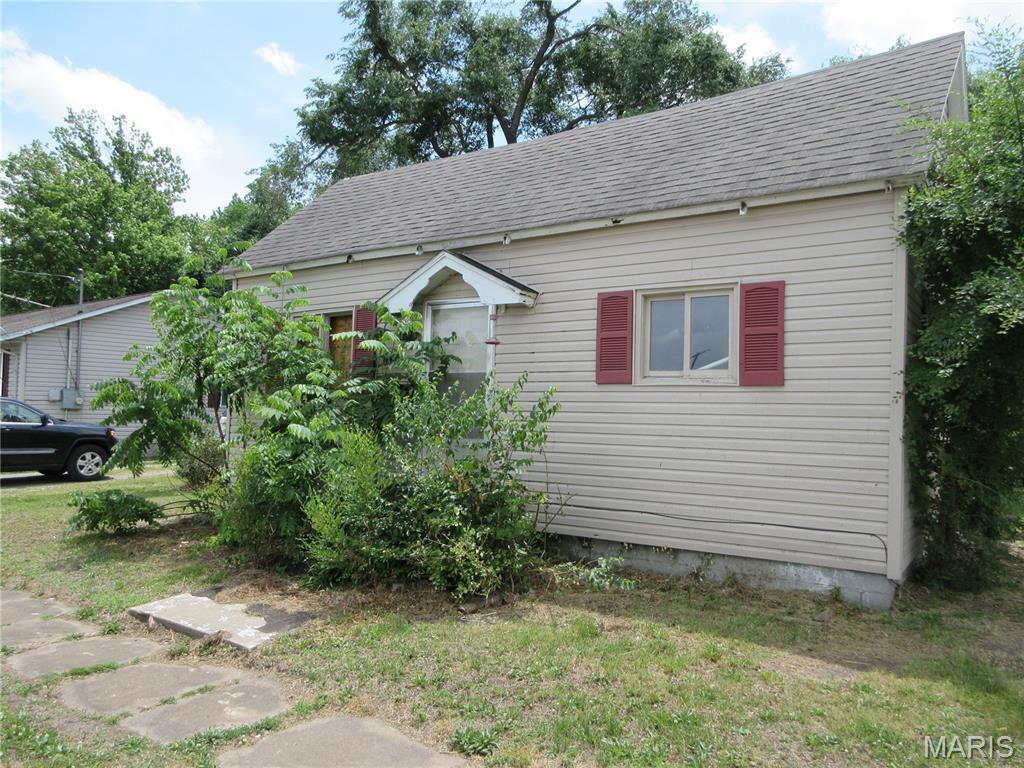 Photo of 108 E Elm West Frankfort IL 62896