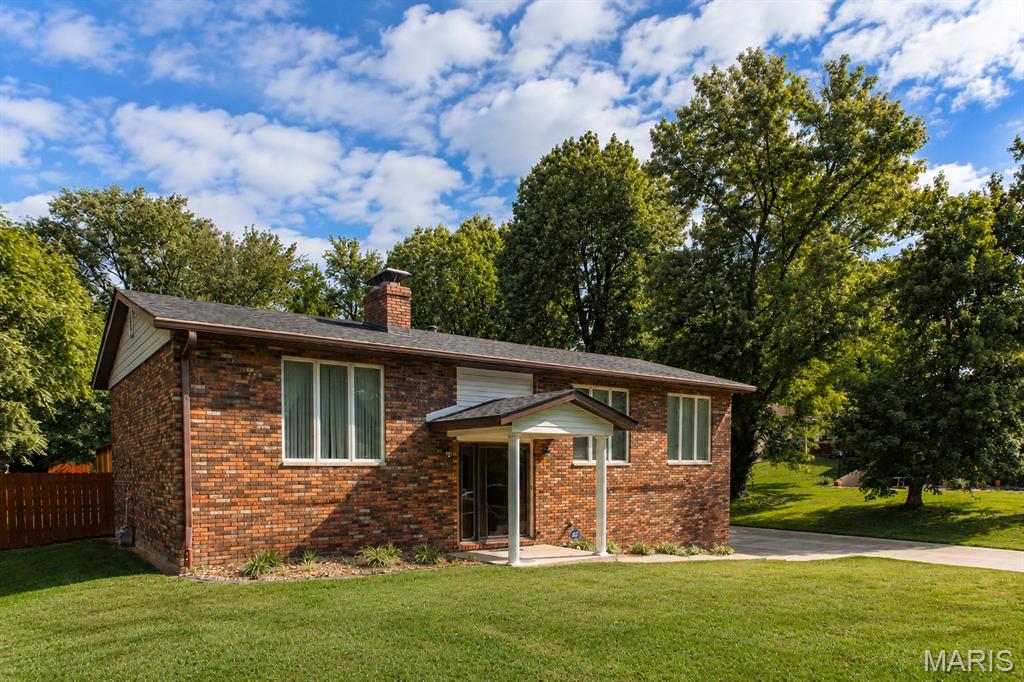Photo of 402 Camelot Drive Collinsville IL 62234