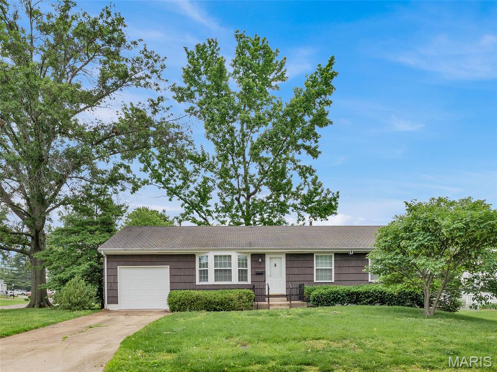 Photo of 7161 Val Brook Lane Affton MO 63123
