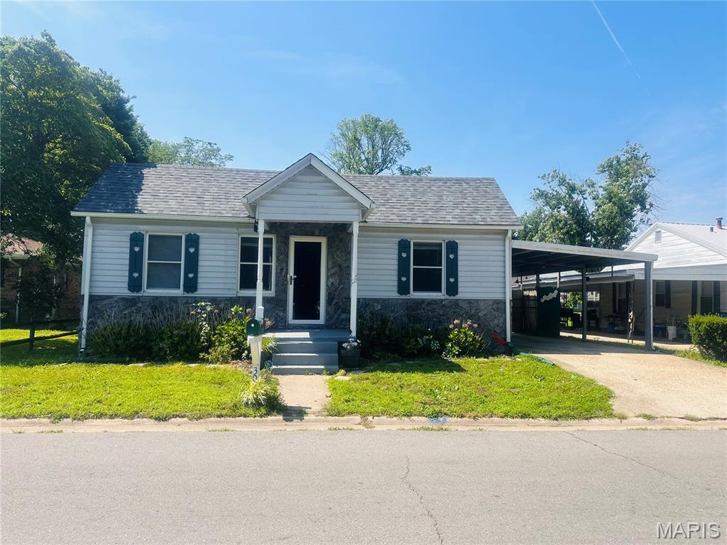 Photo of 305 E Ironbanks Charleston MO 63834