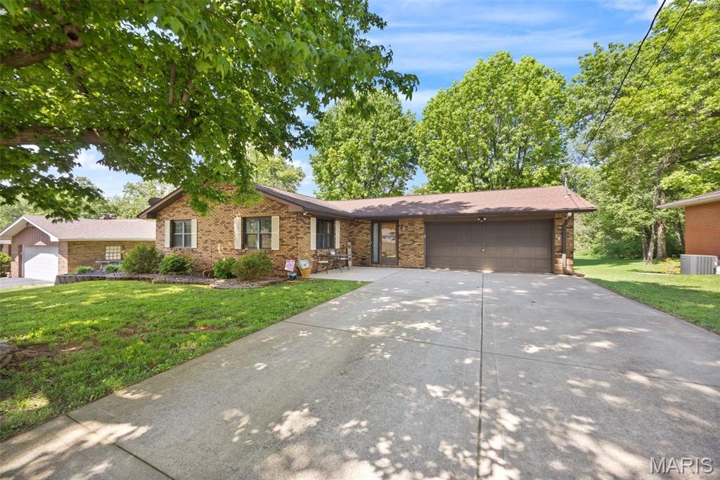 Photo of 2103 Golfview Drive Collinsville IL 62234