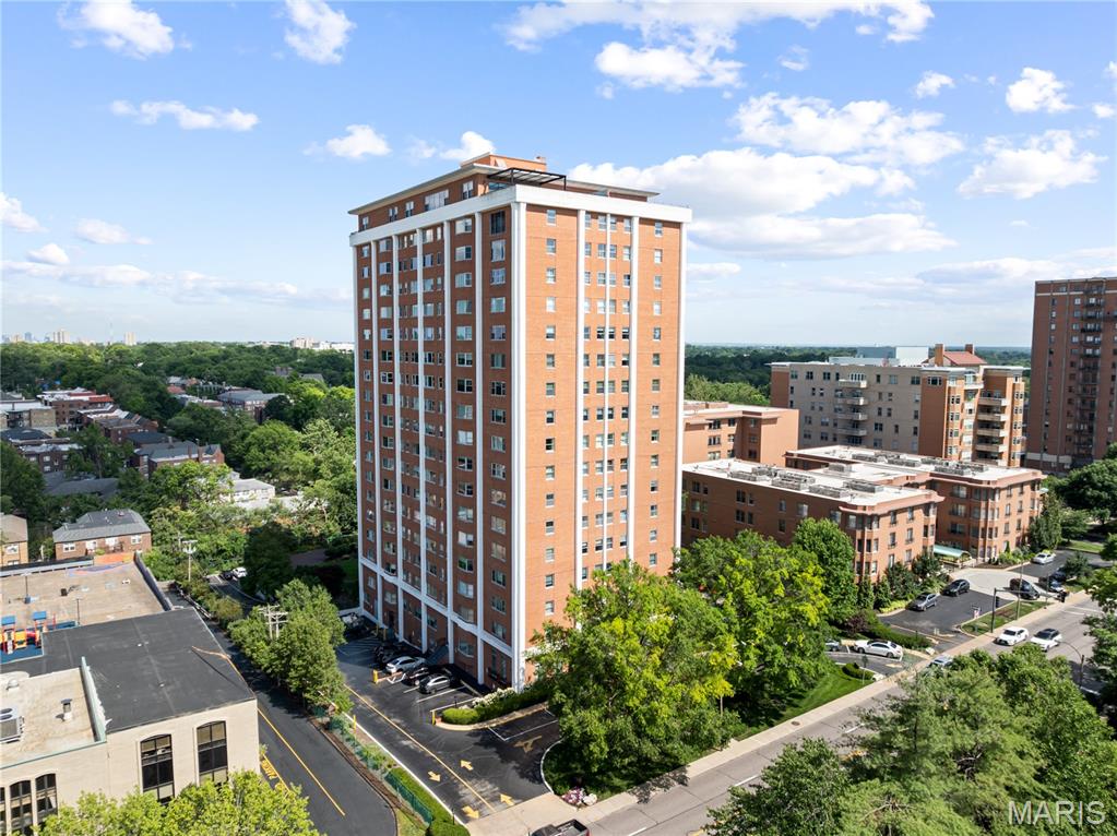 Photo of 710 S Hanley Road #10B Clayton MO 63105